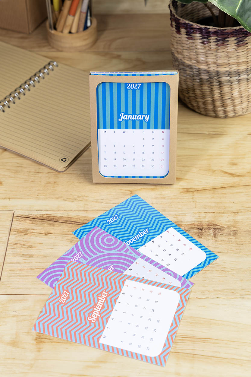Custom desk calendar CreaDate Shuffle